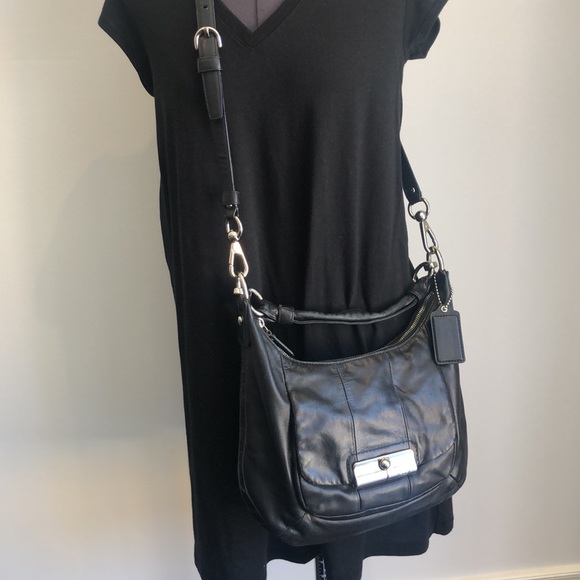 Coach leather crossbody/purse - Picture 3 of 17